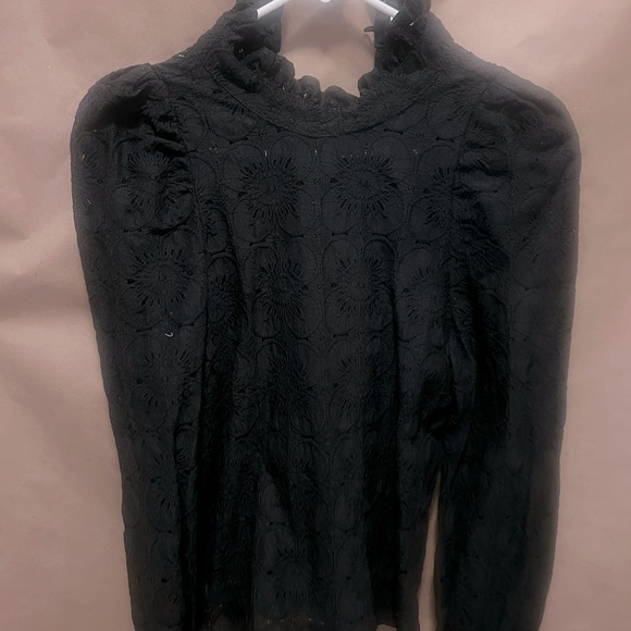 Charlie | Lace Islet Top - Picture 1 of 6